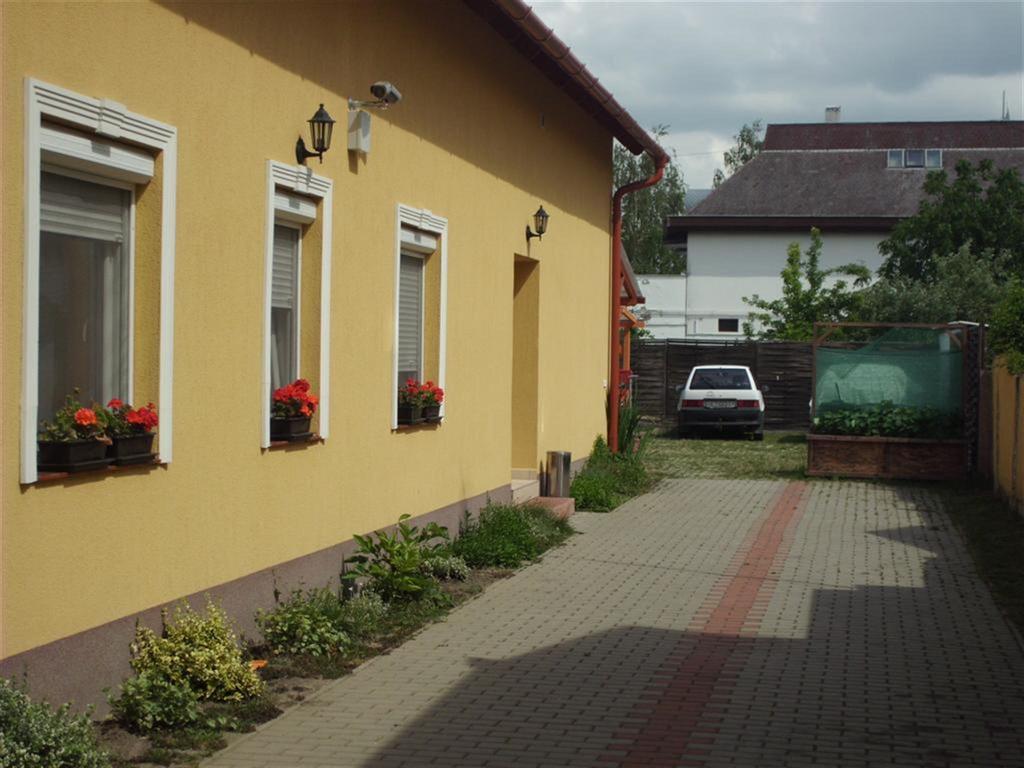 Andrea Apartman Hajdúszoboszló Exterior foto