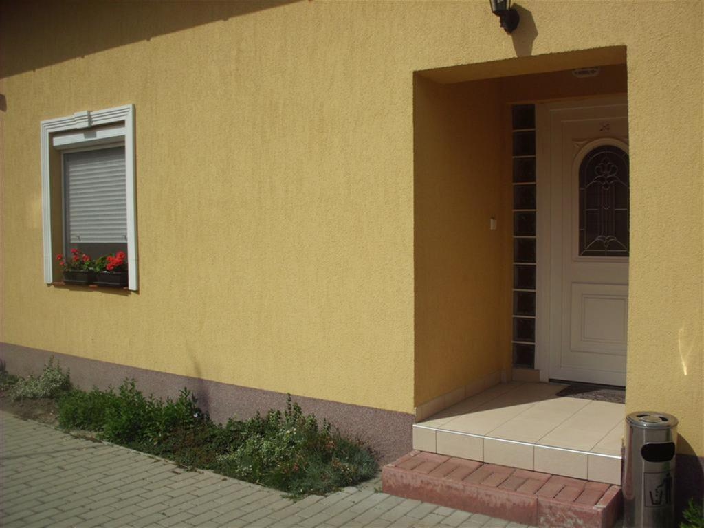 Andrea Apartman Hajdúszoboszló Exterior foto